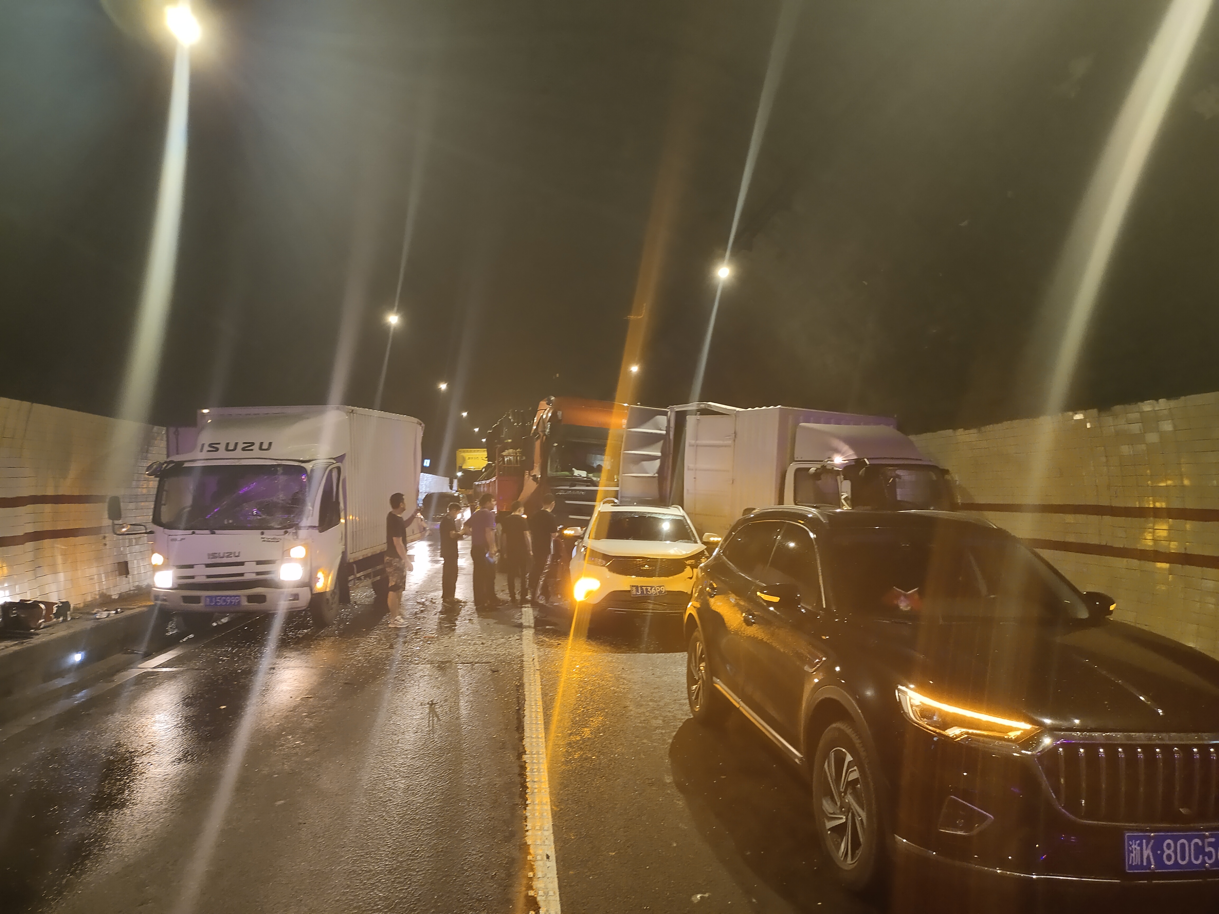 1687305790265486.jpg 2023.6.21溫向隧道數(shù)車相撞 王文輝.jpg