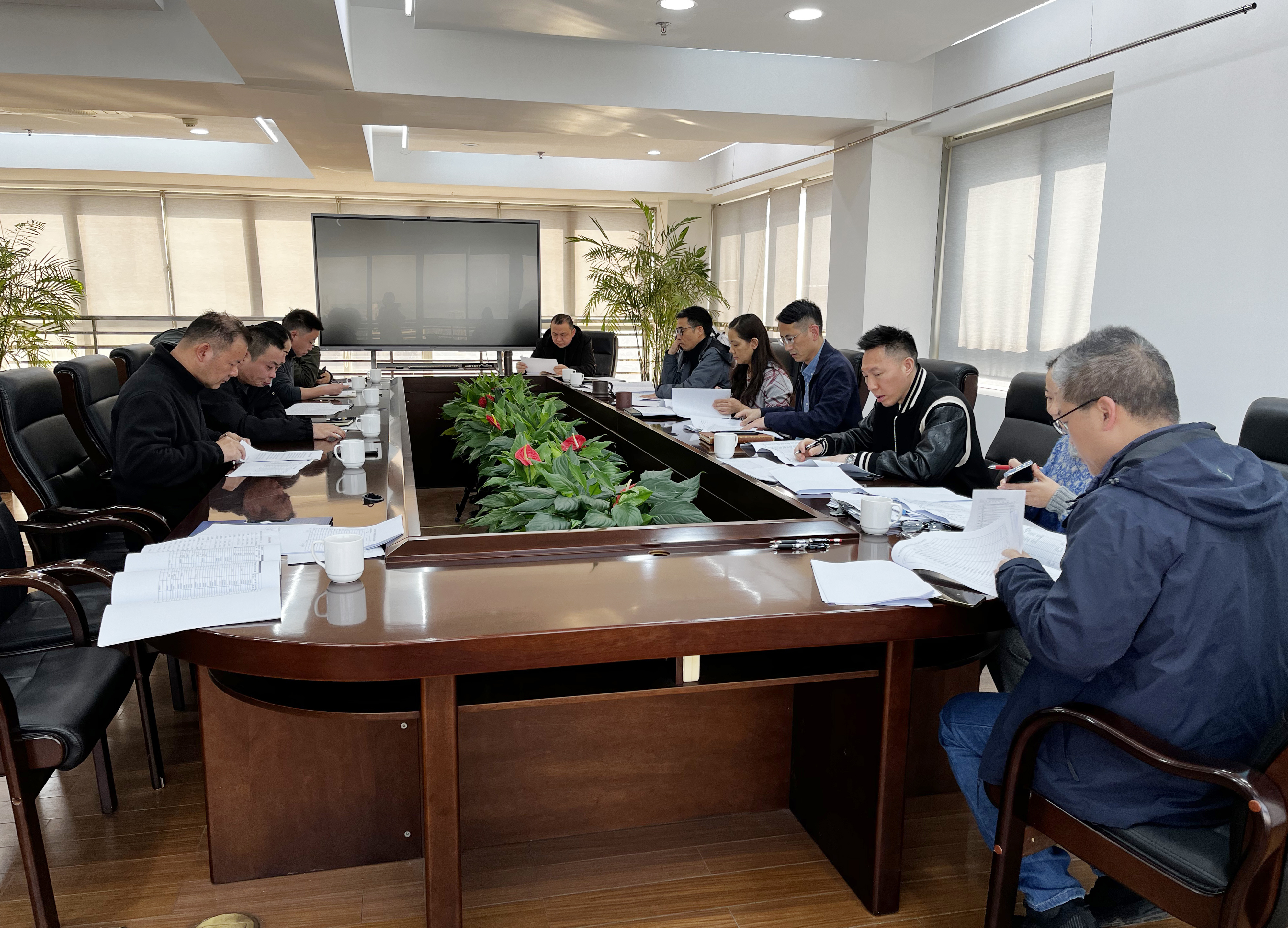 1733277494289034.jpg 集團(tuán)召開2025年度預(yù)算會議1.jpg