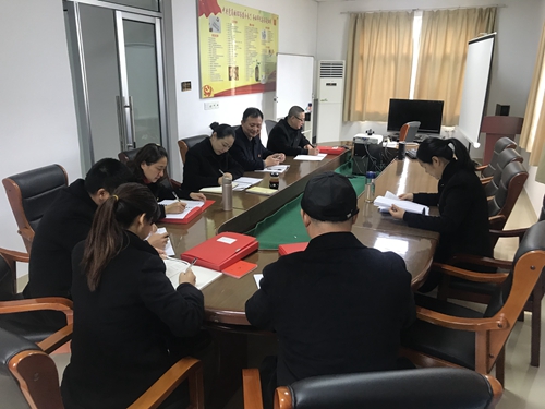 20181212 臨海南收費所黨支部組織學習《中國共產黨支部工作條例(試行)》 徐蘇蘇攝_副本.jpg